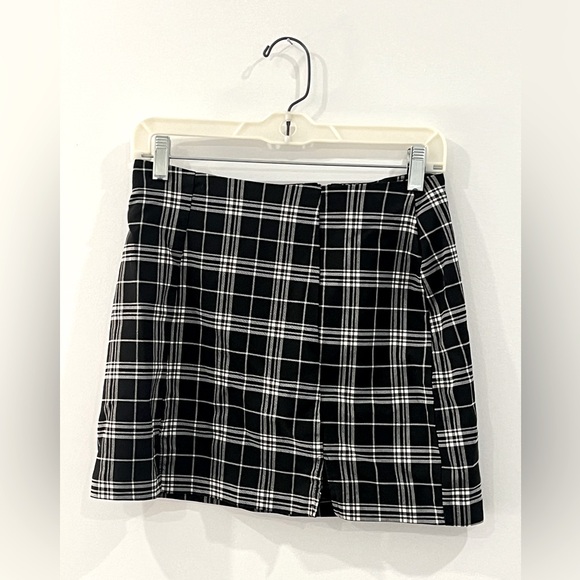 Mini black and white plaid skirt - Picture 1 of 4